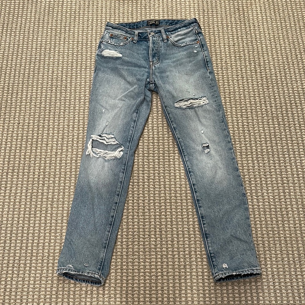Abercrombie & Fitch light washed jeans